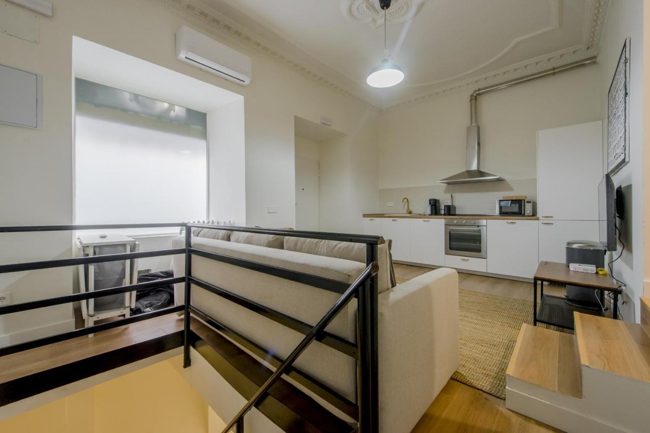 Modern Apt & Cool Interior Design En El Retiro Apartment Madrid Bagian luar foto
