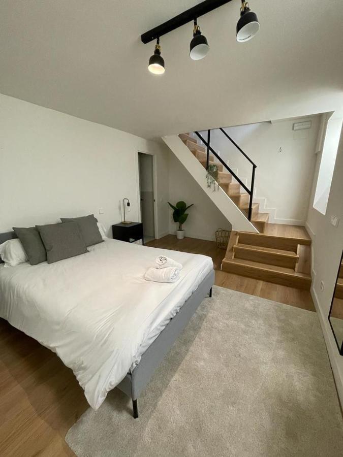 Modern Apt & Cool Interior Design En El Retiro Apartment Madrid Bagian luar foto