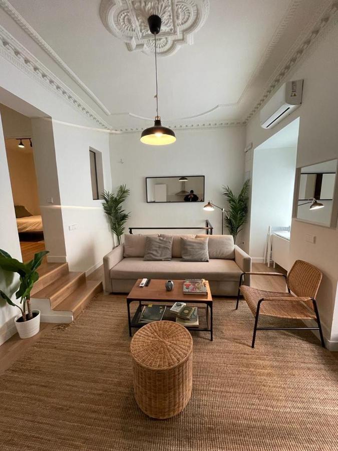 Modern Apt & Cool Interior Design En El Retiro Apartment Madrid Bagian luar foto