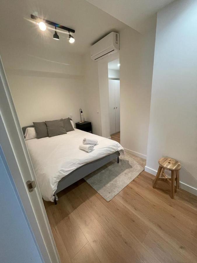 Modern Apt & Cool Interior Design En El Retiro Apartment Madrid Bagian luar foto